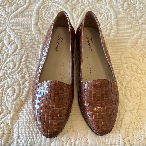 Trotters Liz Loafers in Cognac - size 9.5 - Picture 7 of 9